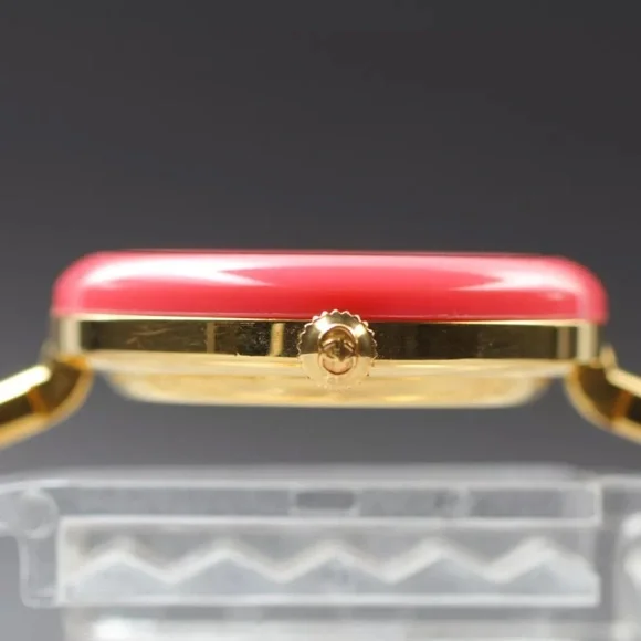 GUCCI ICONIC 14K Gold Plated LUXURY Statnent Watch - Picture 11 of 11